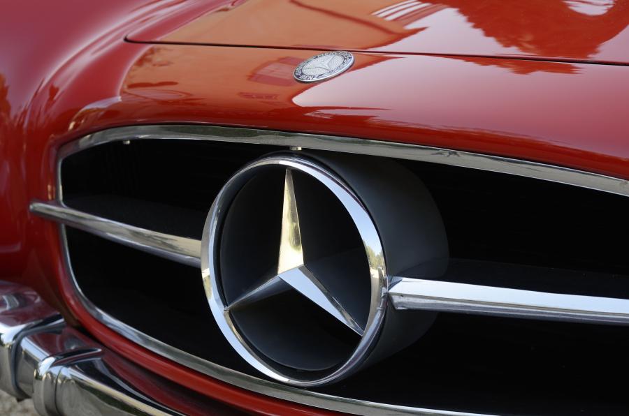  Mercedes-Benz 300 SL Roadster 1960 года  (фото 52 из 60)